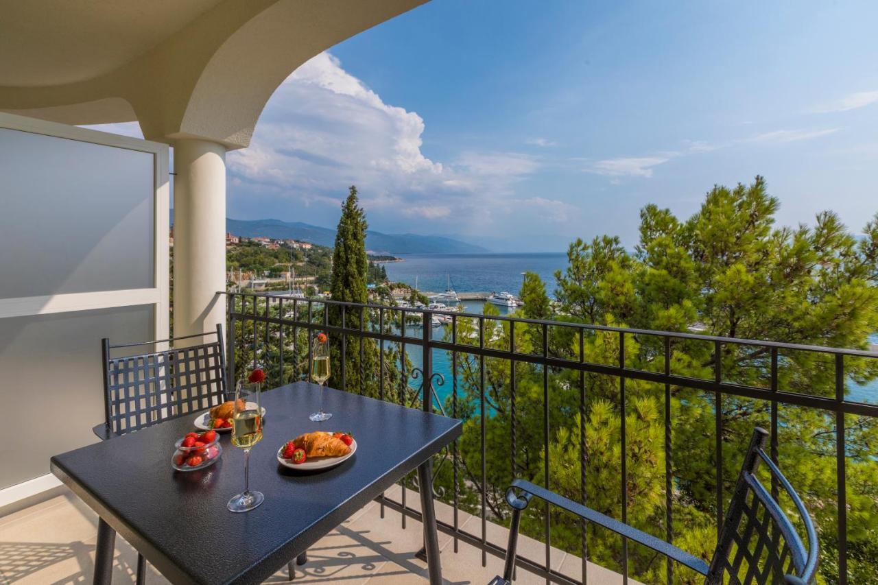 Palace Paulina Residence Novi Vinodolski Exterior photo