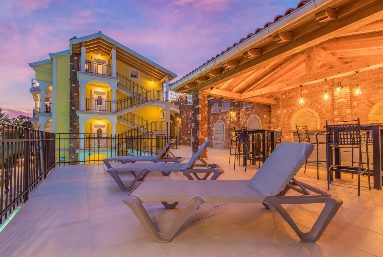 Palace Paulina Residence Novi Vinodolski Exterior photo