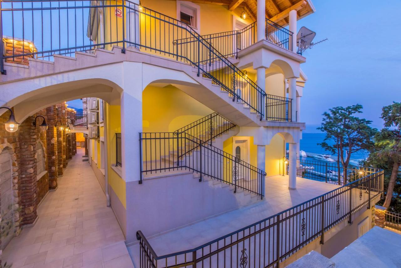 Palace Paulina Residence Novi Vinodolski Exterior photo